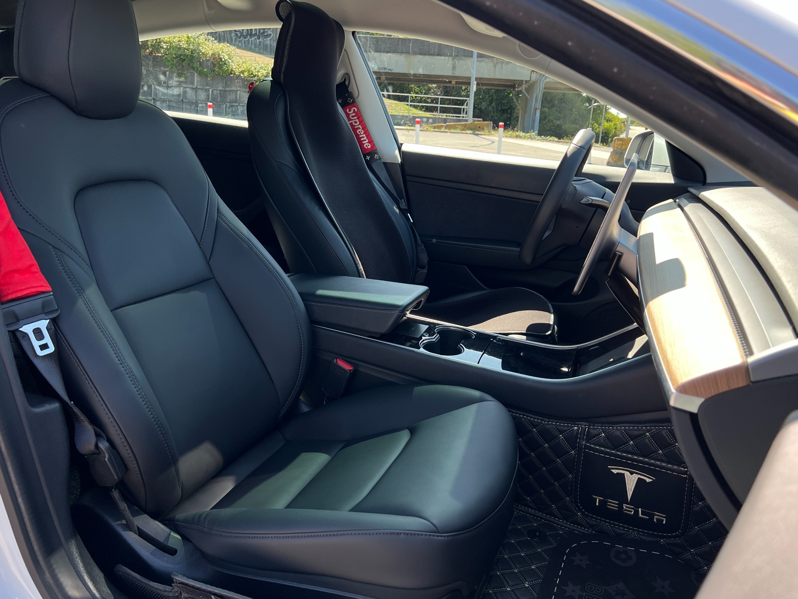 2020 Tesla model 3 | strandard range plus | BC local | one owner - Image 14